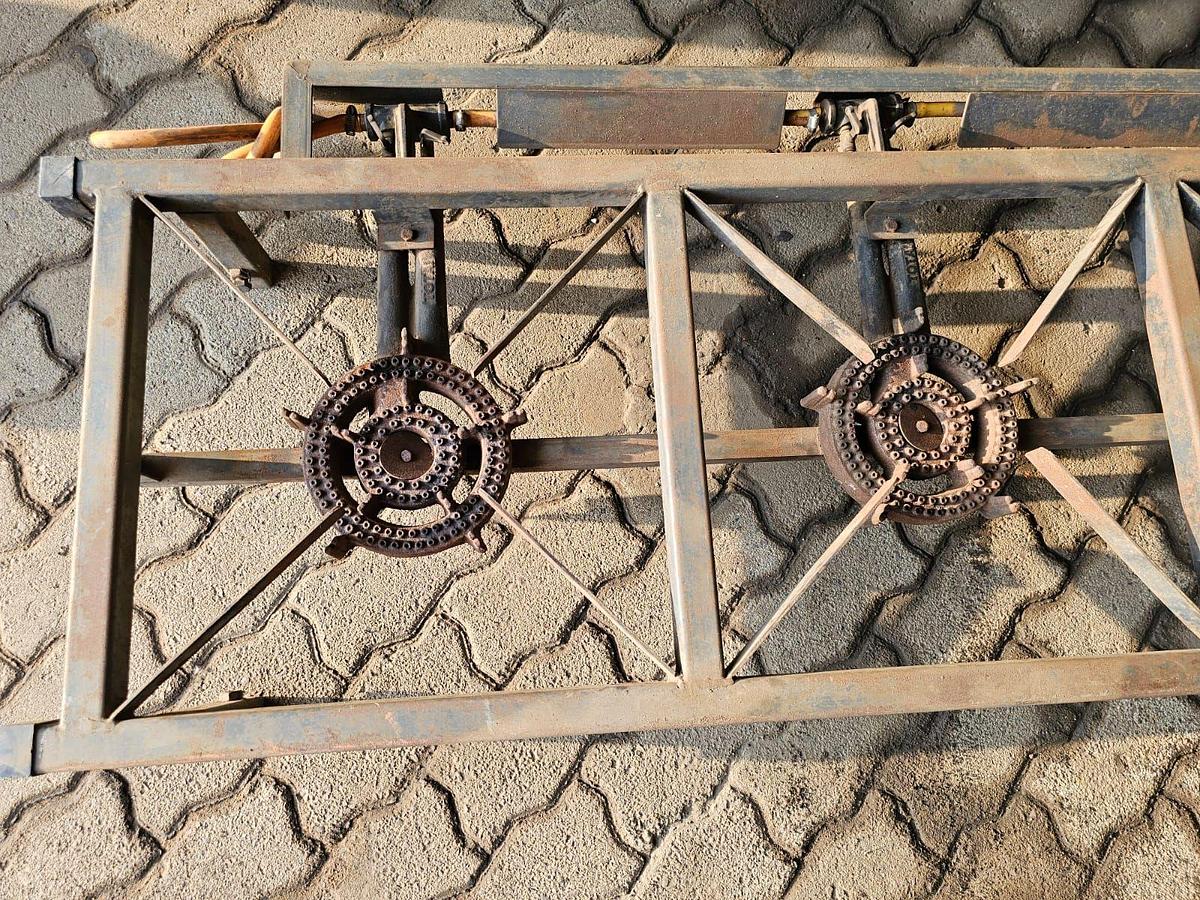 Used  4 PLATE GAS BURNER