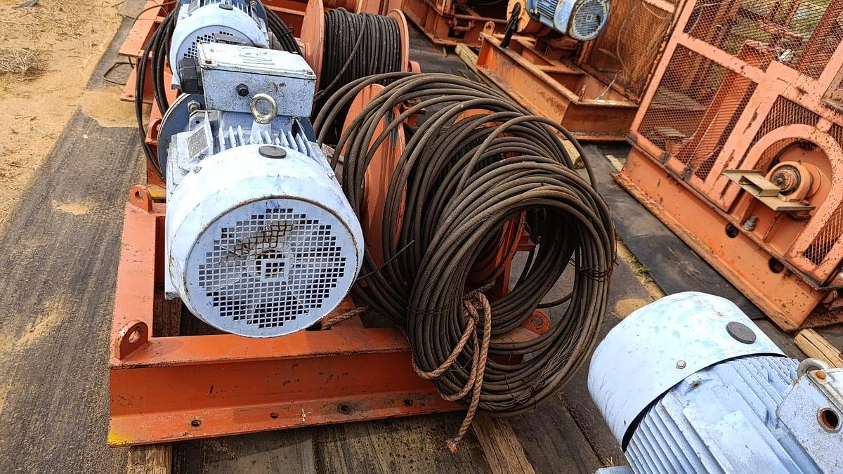 Used 11 KW SINGLE DRUM WINCH WITH MOTORIZED GEARBOX(USED)