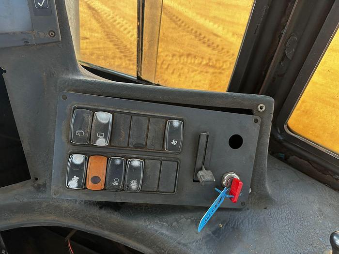 Used BELL TRACTOR (RUNNER)