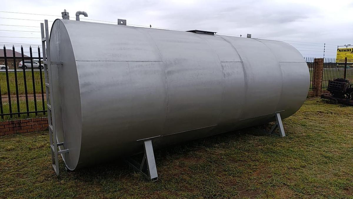 Used 23000L WATER TANK (USED)