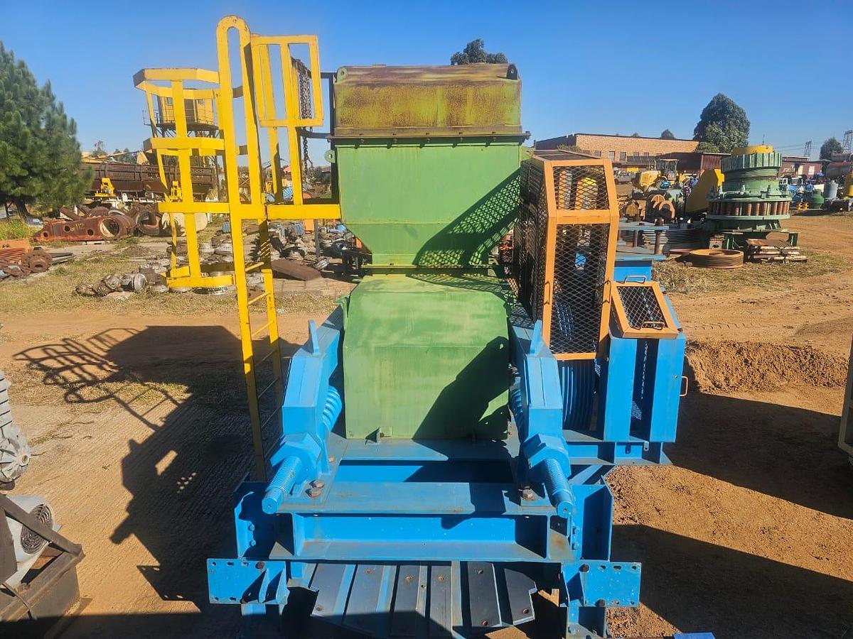 Used ADJUSTABLE DOUBLE DRUM CRUSHER WITH FEEDBIN (USED)
