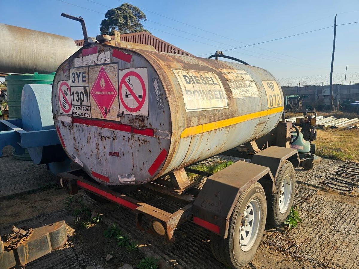Used HEAVY DUTY 2500 LITRE DIESEL BOWSER TRAILER WITH PUMP & METER- USED CONDITION