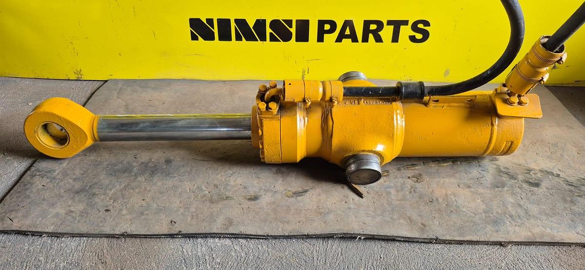 Used CAT D6R RIPPER CYLINDER (USED)