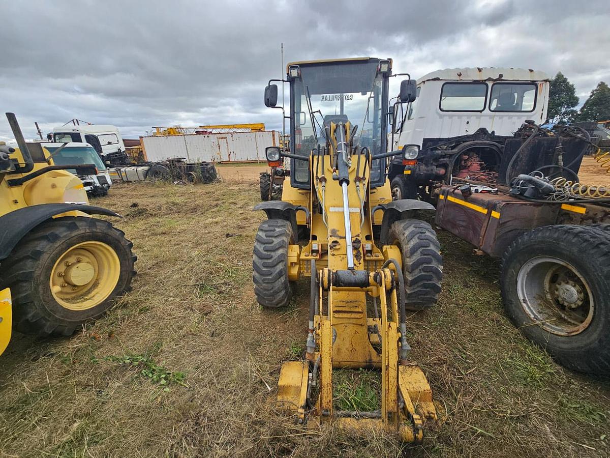Used CATERPILLAR 902 WHEEL LOADER