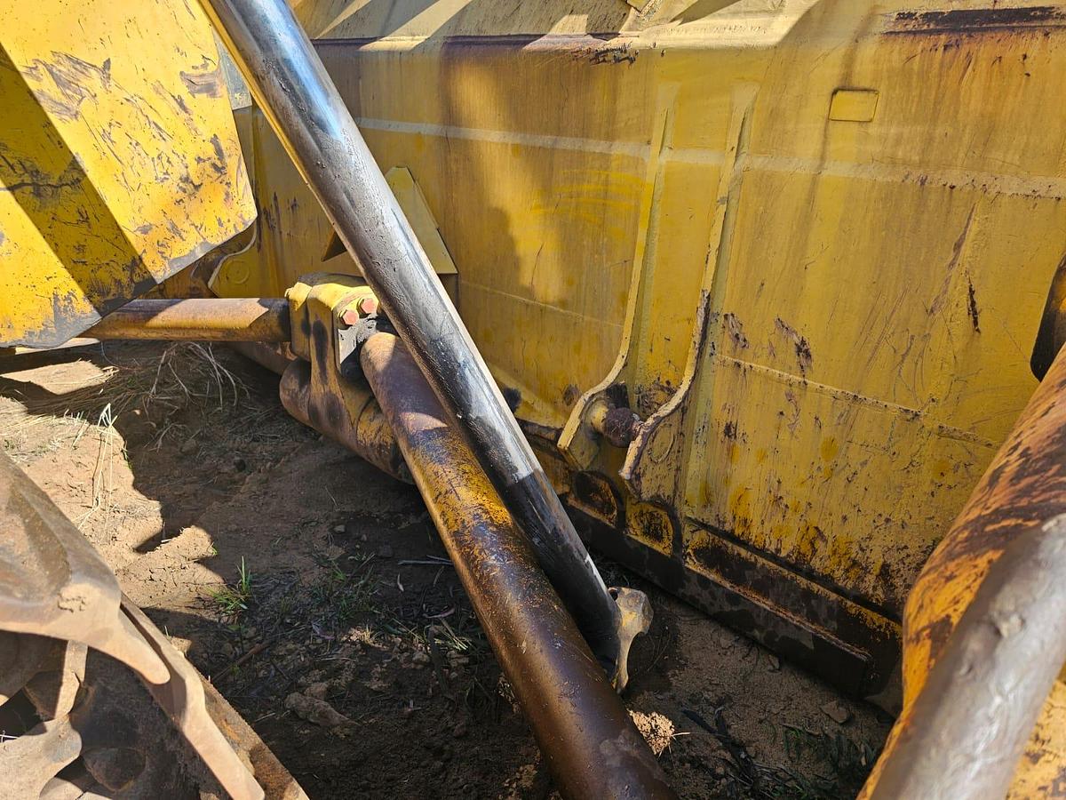 Used D375A KOMATSU DOZER (STRIPPING)