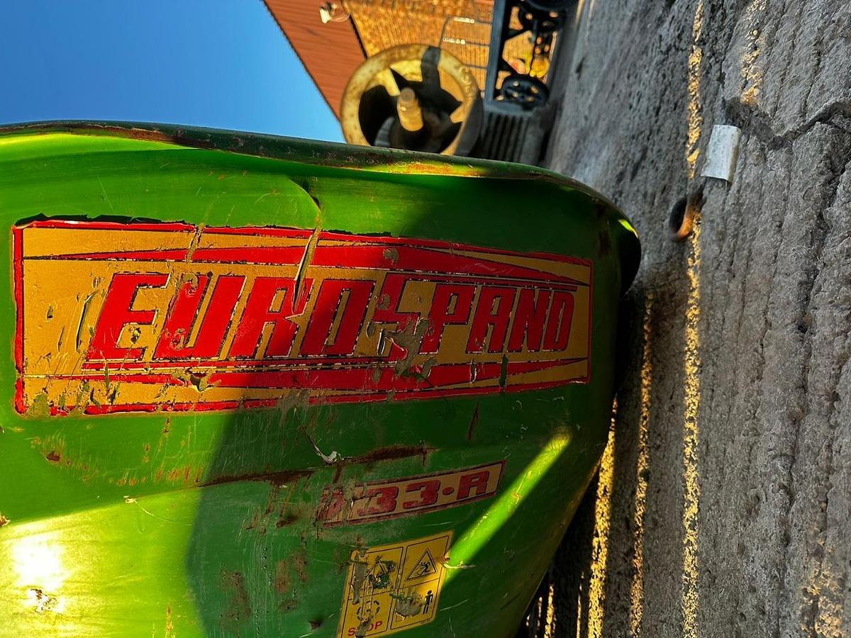 Used EUROSPAND FINE SEED SPREADER NOT TESTED)