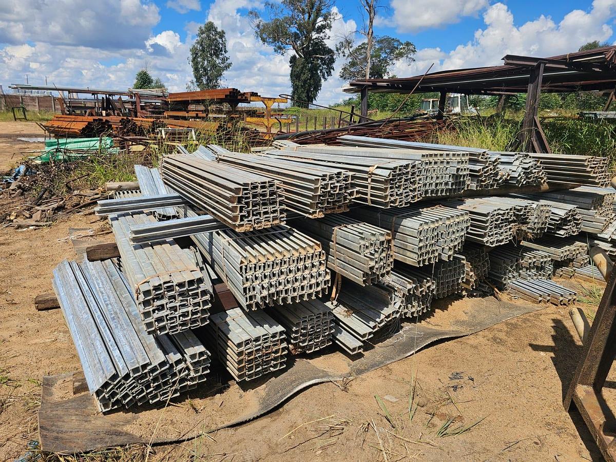 Used GALVANISED UNISTRUTS (USED)