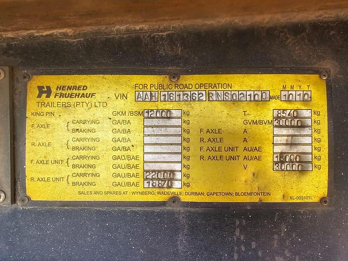 Used HENRED FRUEHAUF DOUBLE AXLE INSOLATED BODY TRAILER WITH RAVIOLI TAIL LIFT