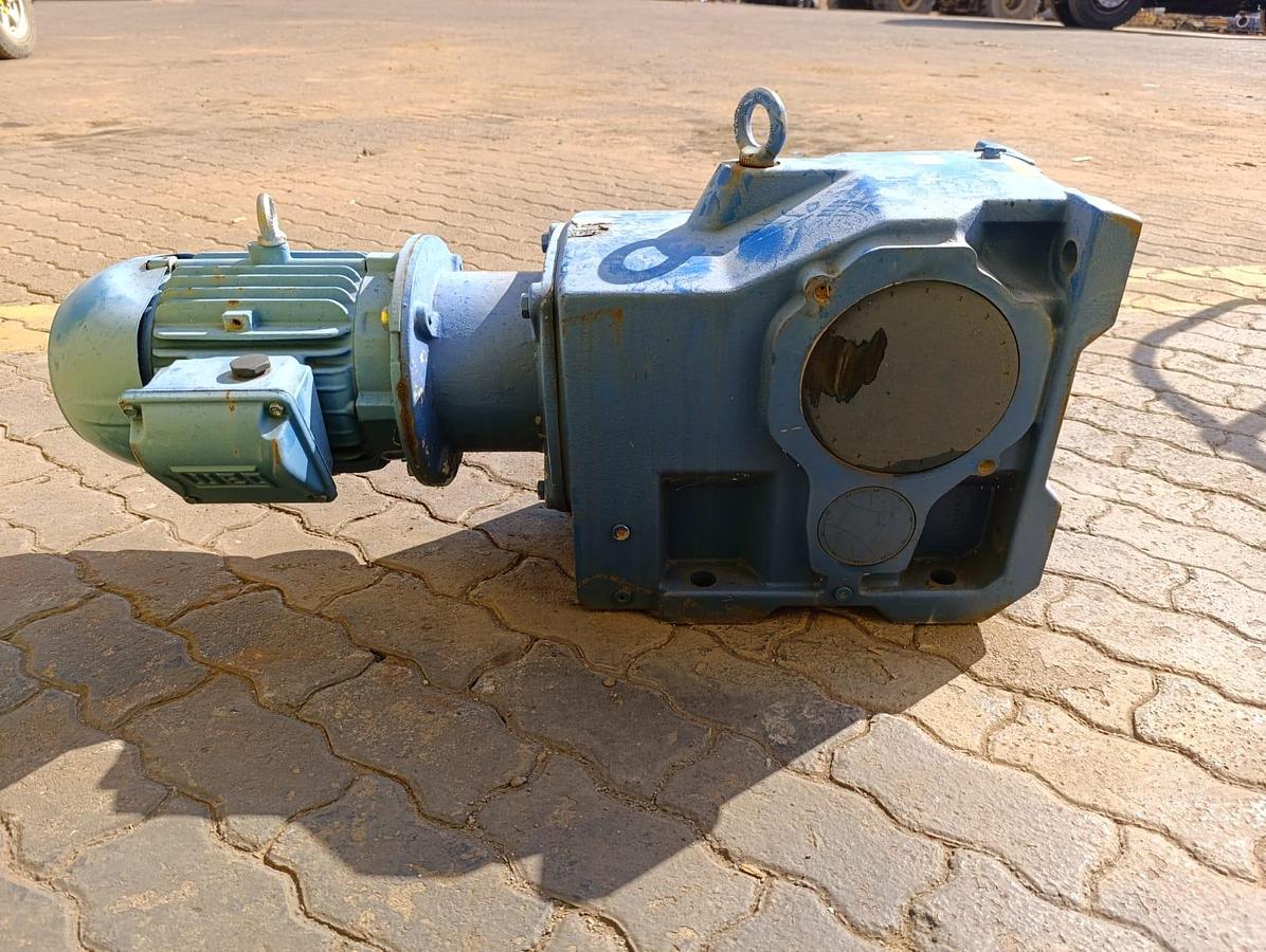 Used POWERPACK GEARBOX WITH ELECTRIC MOTOR