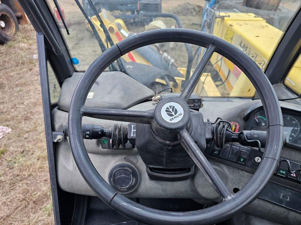 Used NEW HOLLAND LM1445 TELEHANDLER