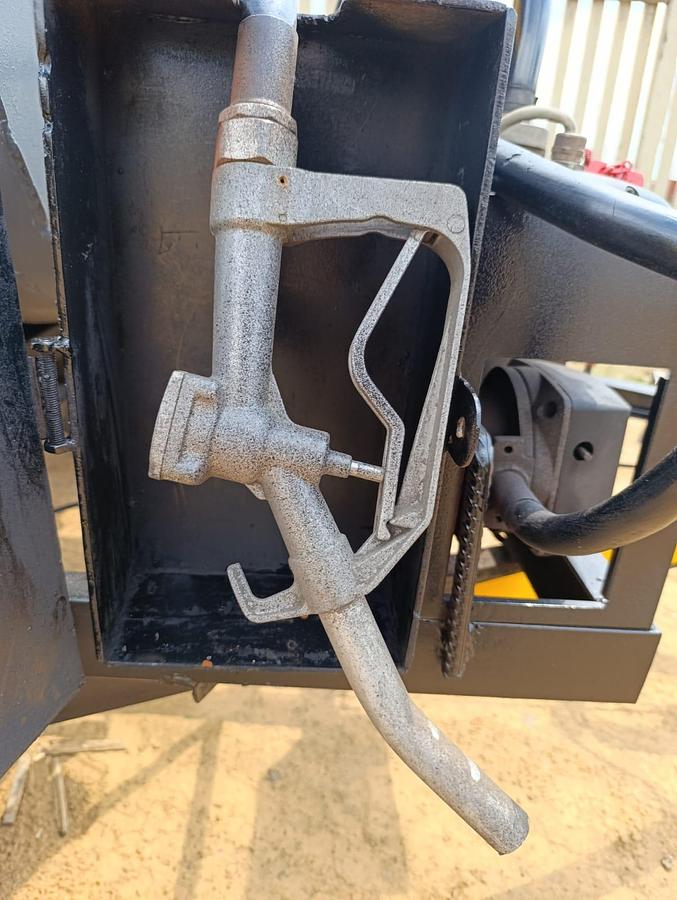 Used HEAVY DUTY 2500 LITRE DIESEL BOWSER TRAILER WITH PUMP & METER- USED CONDITION