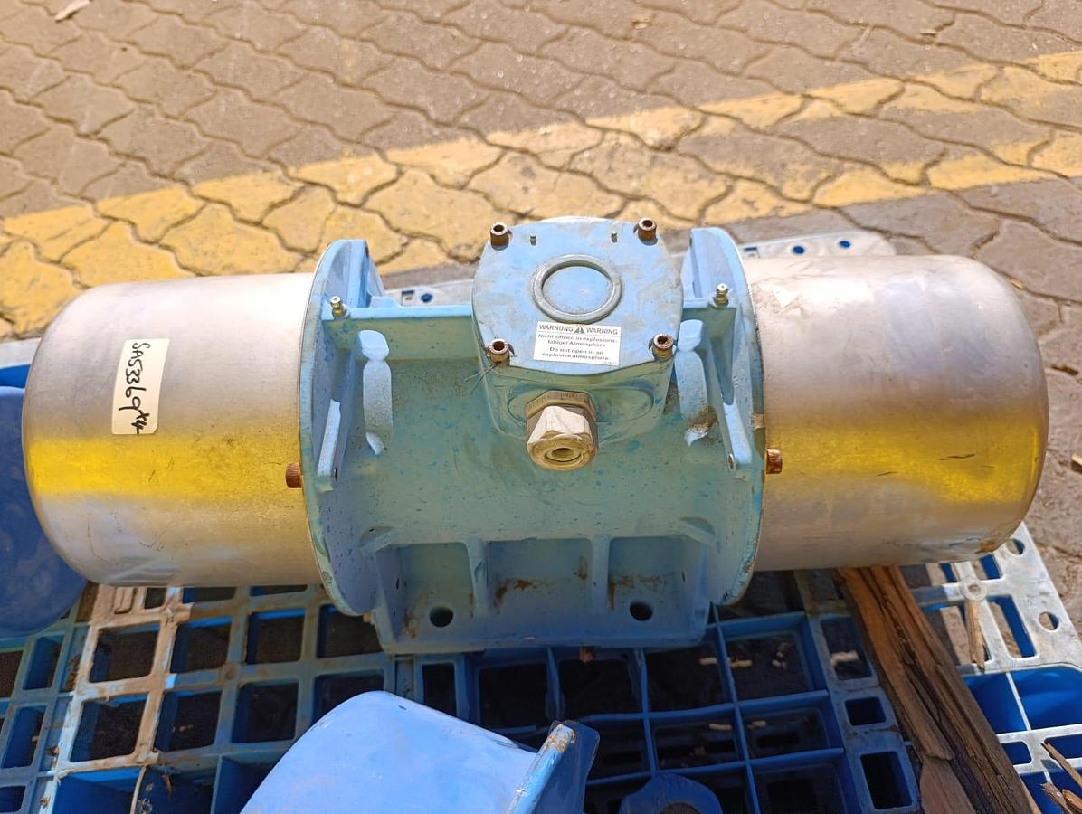 Used VIBRATING MOTOR 1.3KW