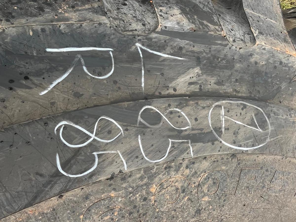 Used MIXED BRIDGESTONE EARTHMOVING TYRES - USED CONDITION