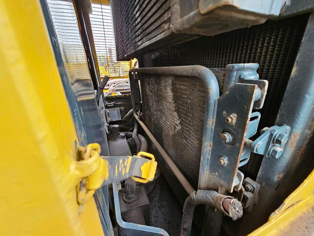 Used KOMATSU WA470-B FRONT END LOADER - INOPERABLE