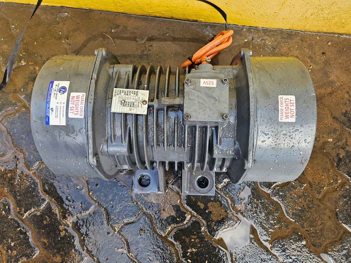 Used 1.6 KW URAS VIBRATING MOTOR (USED)