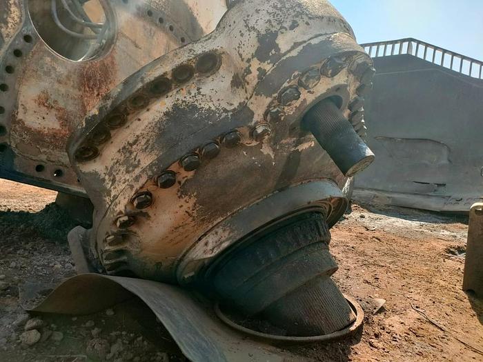 Used KOMATSU 475A DOZER WITH ENGINE, RIPPER AND BLADE (PARTIALLY STRIPPED