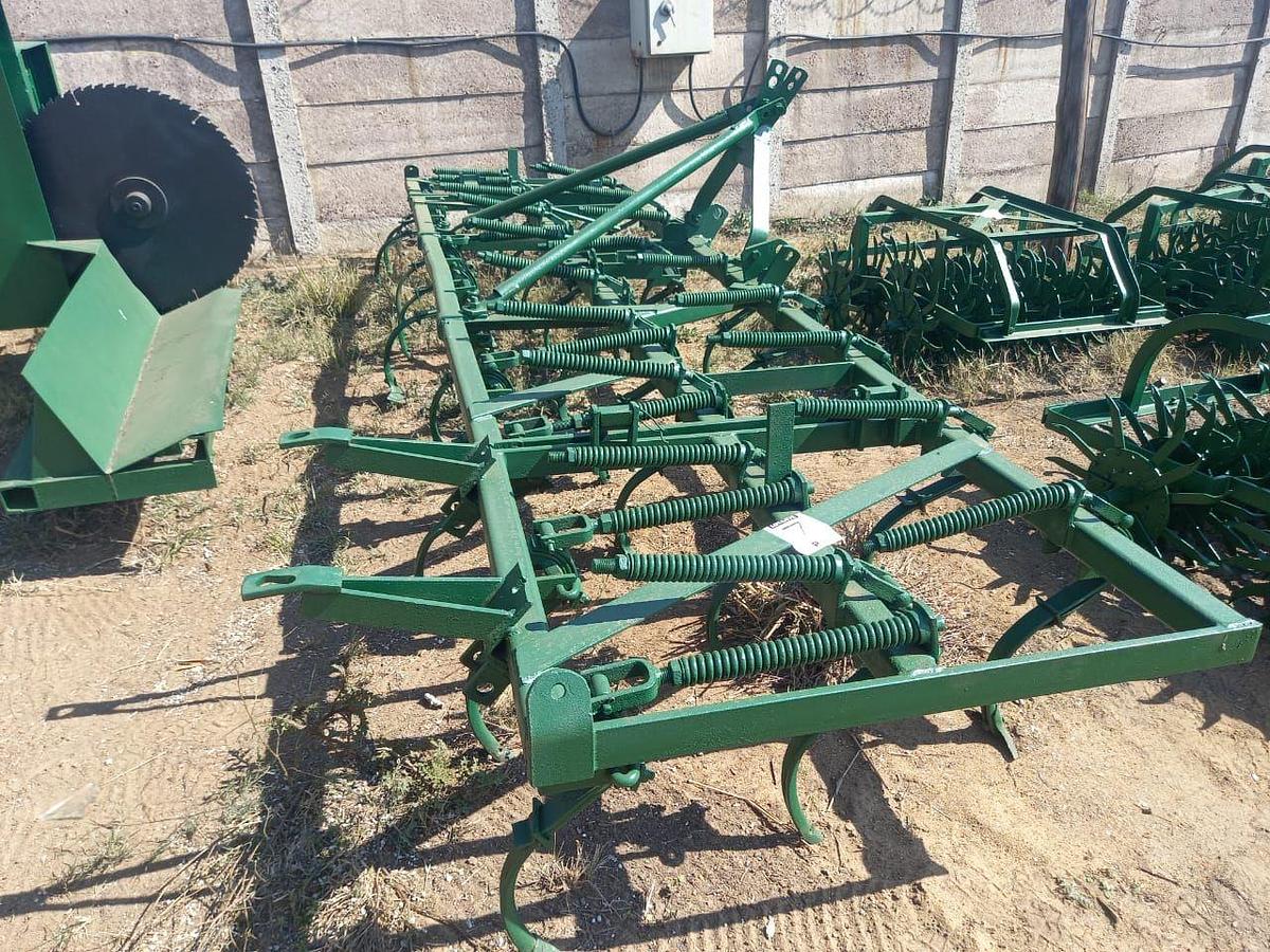 Used CHIESEL PLOUGH