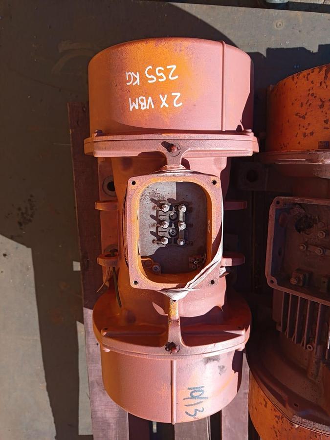 Used VIBRATING MOTOR 2.2KW