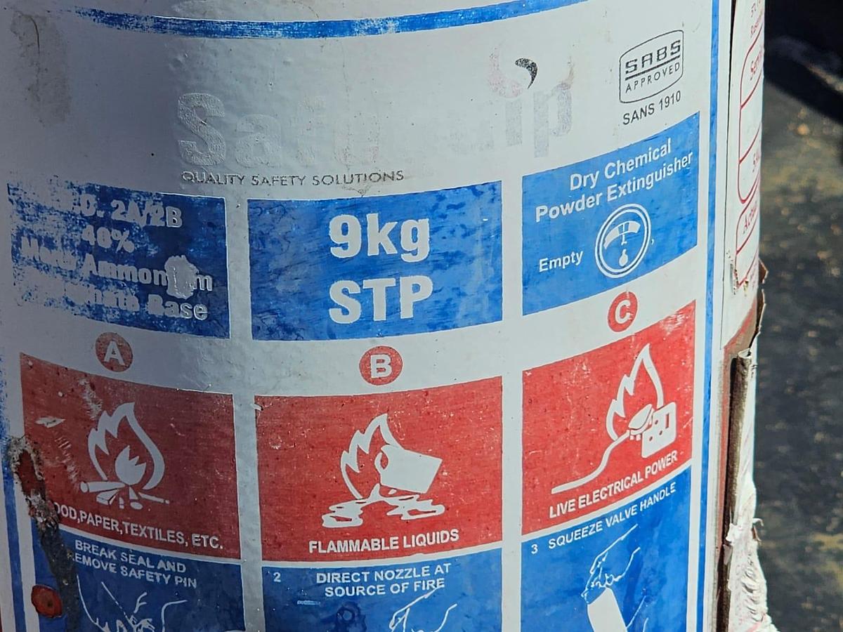 Used 9KG DRY CHEMICAL POWDER EXTINGUISHERS (USED)