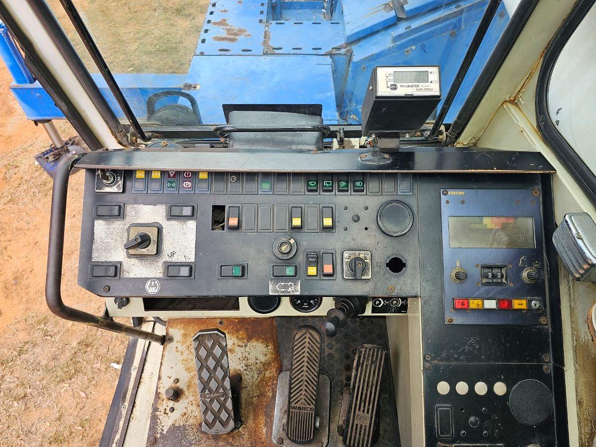 Used 30 TONNES CAPACITY FUAN CRANE - OPERATIONAL