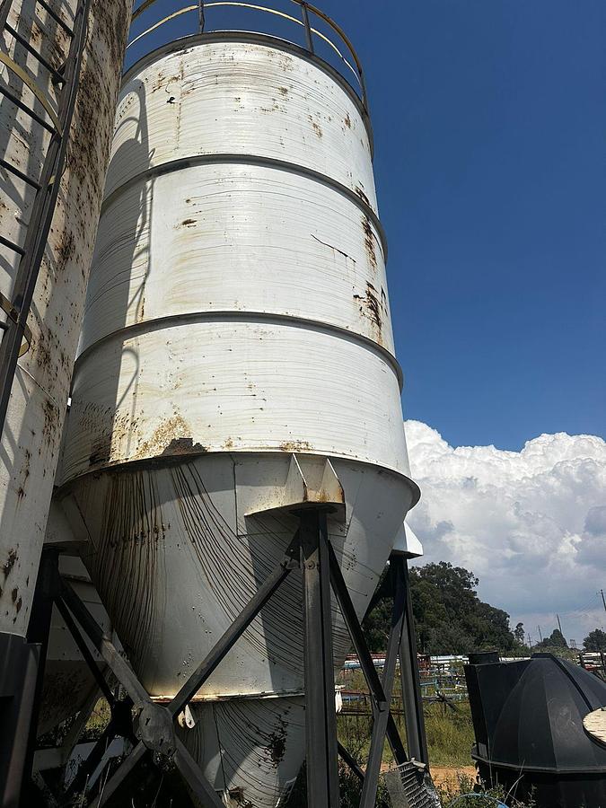 Used DRY BULK SILO