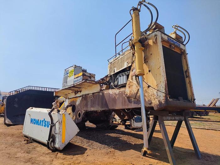 Used KOMATSU 475A DOZER WITH ENGINE, RIPPER AND BLADE (PARTIALLY STRIPPED