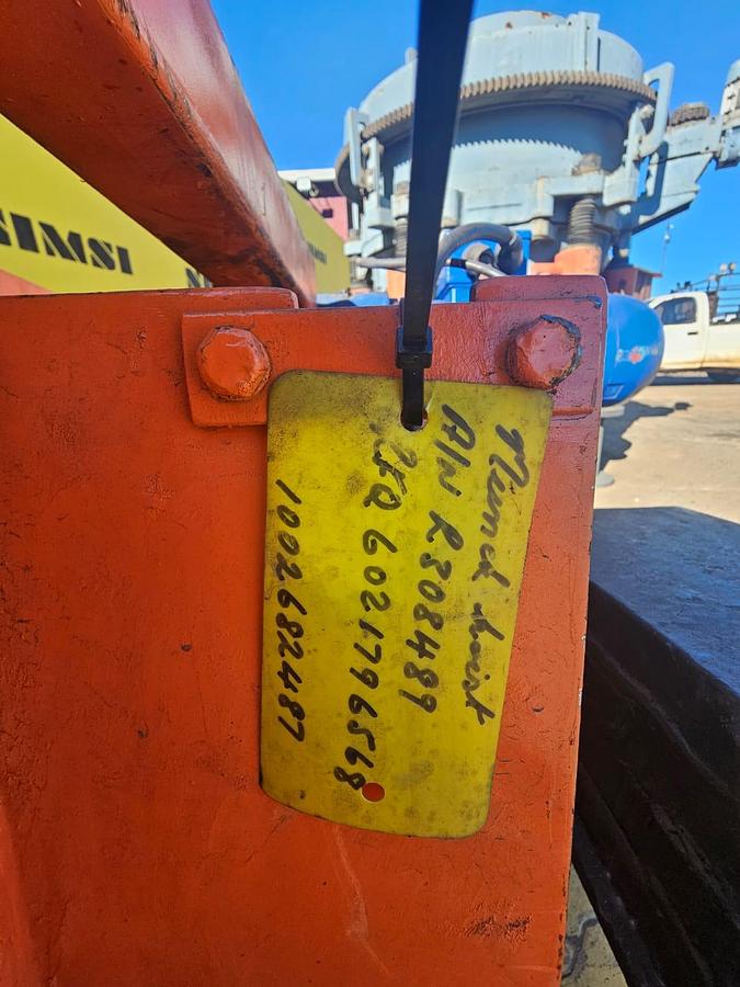 Used ELECTRIC WINCH WITH 2 ELECTRIC MOTORS , DV BOARD & REMOTE (USED)