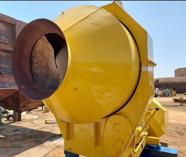 Used CONCRETE MIXER WITH HATZ ENGINE (OPERATIONAL)