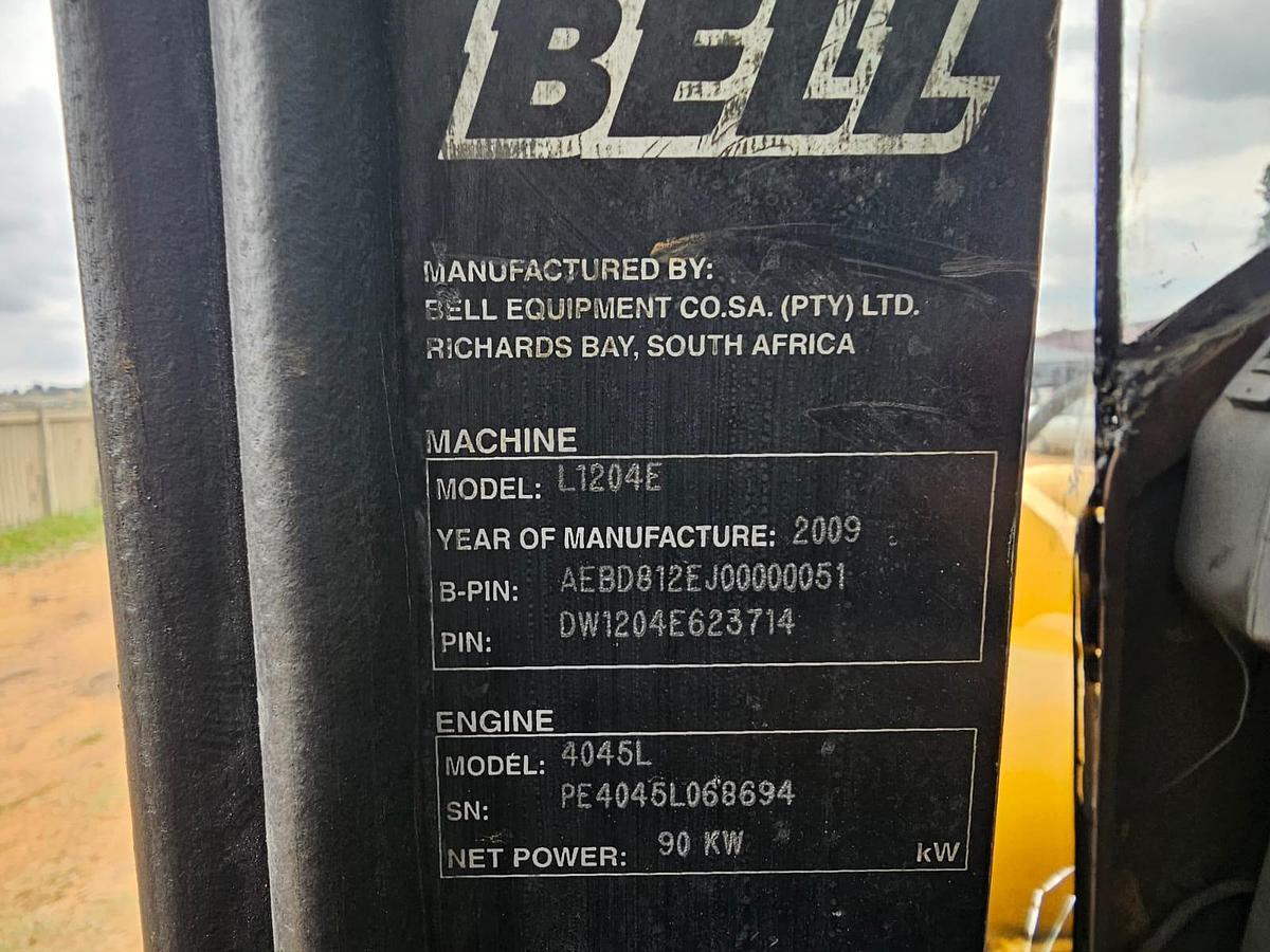Used BELL L1204E FRONT END LOADER (USED)