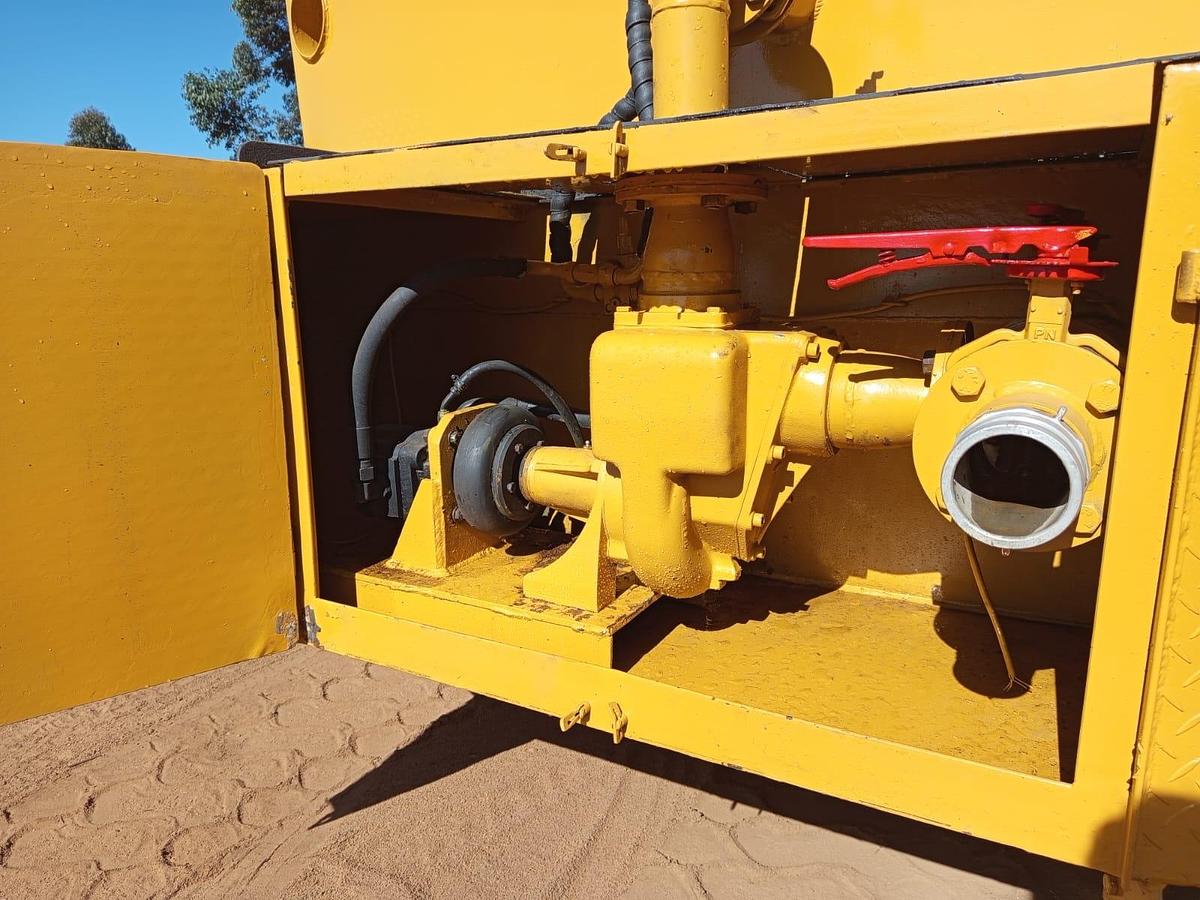 Used BELL B18D ARTICULATED WATER TANKER