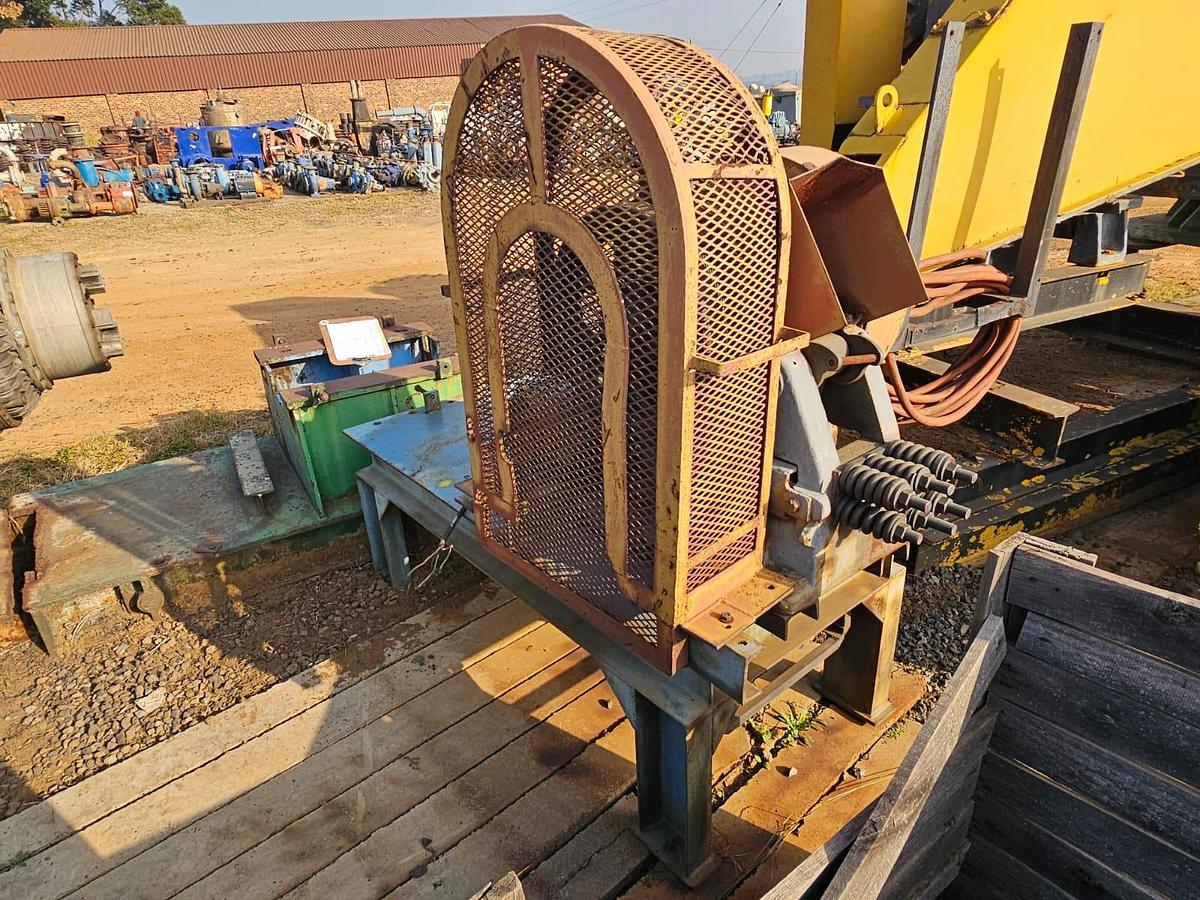Used JAW CRUSHER WITH 5.5KW ELECTRIC MOTOR