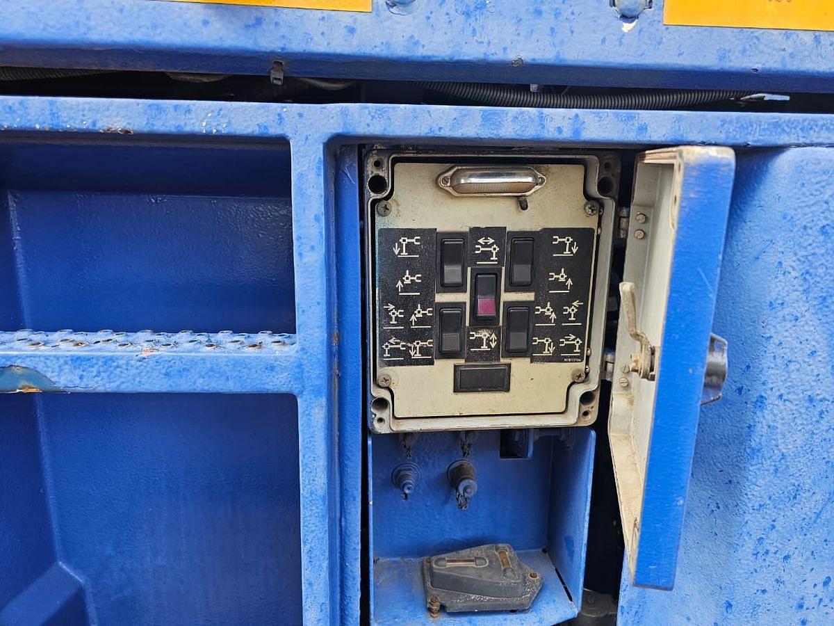 Used 30 TONNES CAPACITY FUAN CRANE - OPERATIONAL