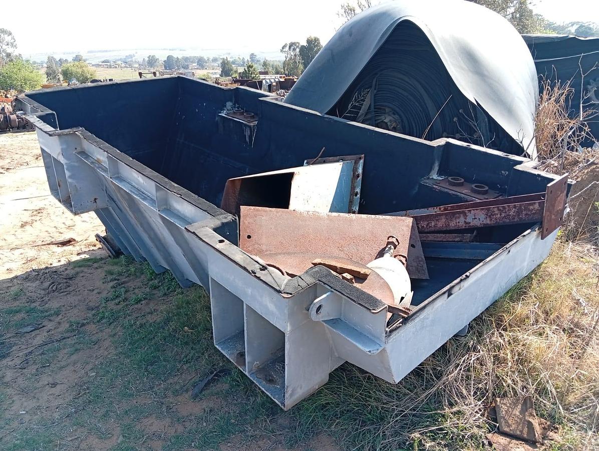 Used CHUTE CONVEYOR BIN