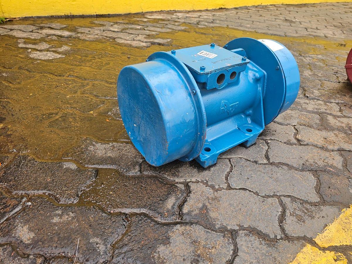 Used 0.55KW VIBRATING MOTOR(USED)
