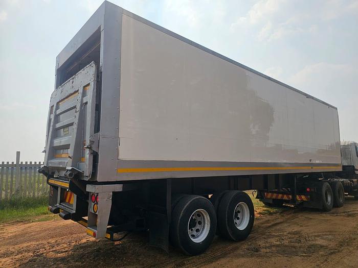 Used HENRED FRUEHAUF DOUBLE AXLE INSOLATED BODY TRAILER WITH RAVIOLI TAIL LIFT