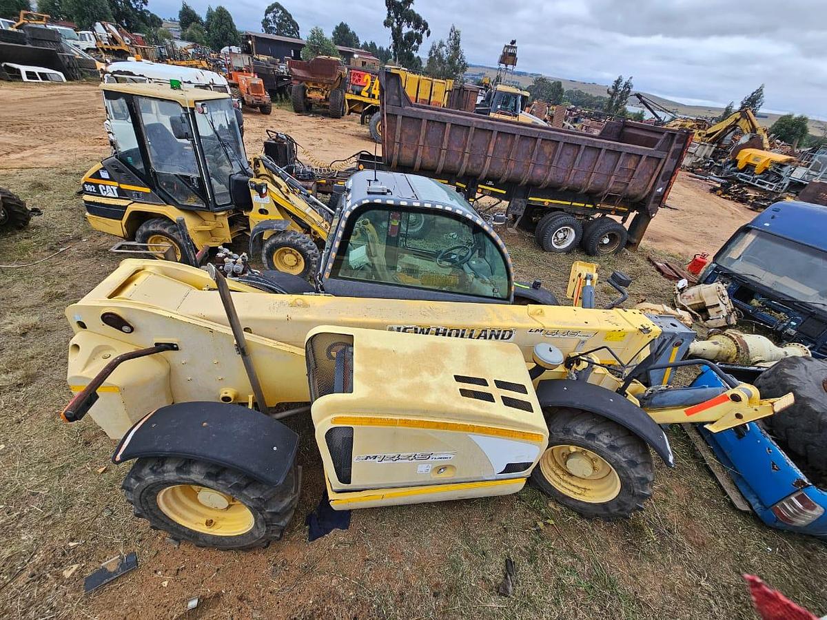 Used NEW HOLLAND LM1445 TELEHANDLER