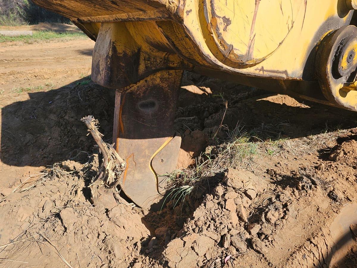 Used D375A KOMATSU DOZER (STRIPPING)