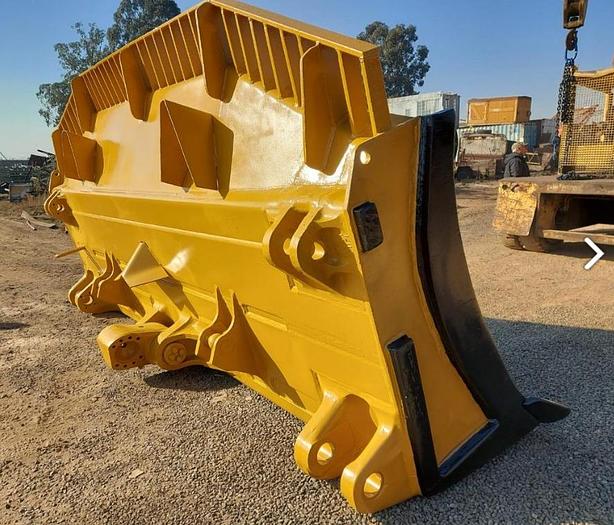 Used KOMATSU 375 DOZER BLADE