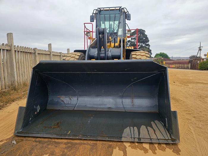 Used BELL L1806E FRONT END LOADER (RUNNER)