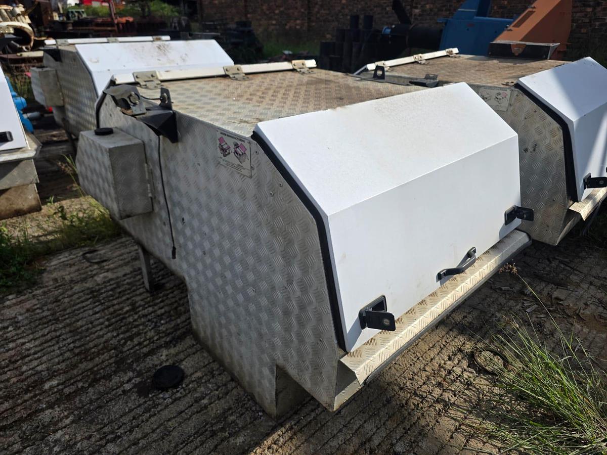 Used BIG ALUMINUM BAKKIE TOOL BOX (USED)