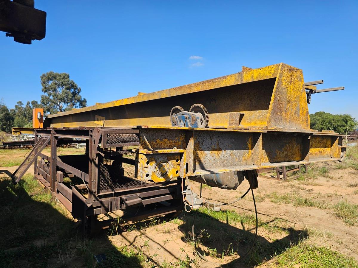 Used 5 TON OVERHEAD CRANE WITH REMOTE 2 X ELECTRIC 7.5 KW ELECTRIC MOTORS AND GEARBOX REMOTE GENERAL INFORMATION S