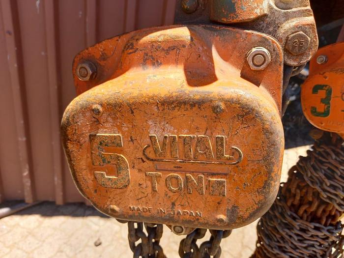 Used VARIOUS SIZES BLOCK CHAINS