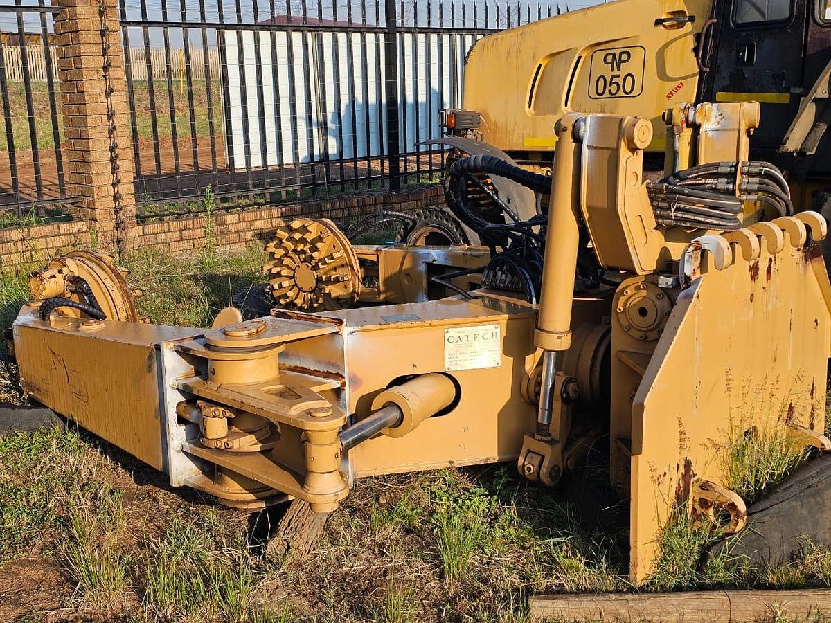 Used KOMATSU WA-430 SMALL TYRE HANDLER