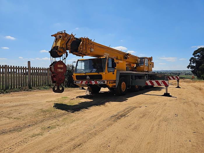 Used KRUPP KMK 5120 ALL TERRAIN 120 TON CRANE (RUNNER)