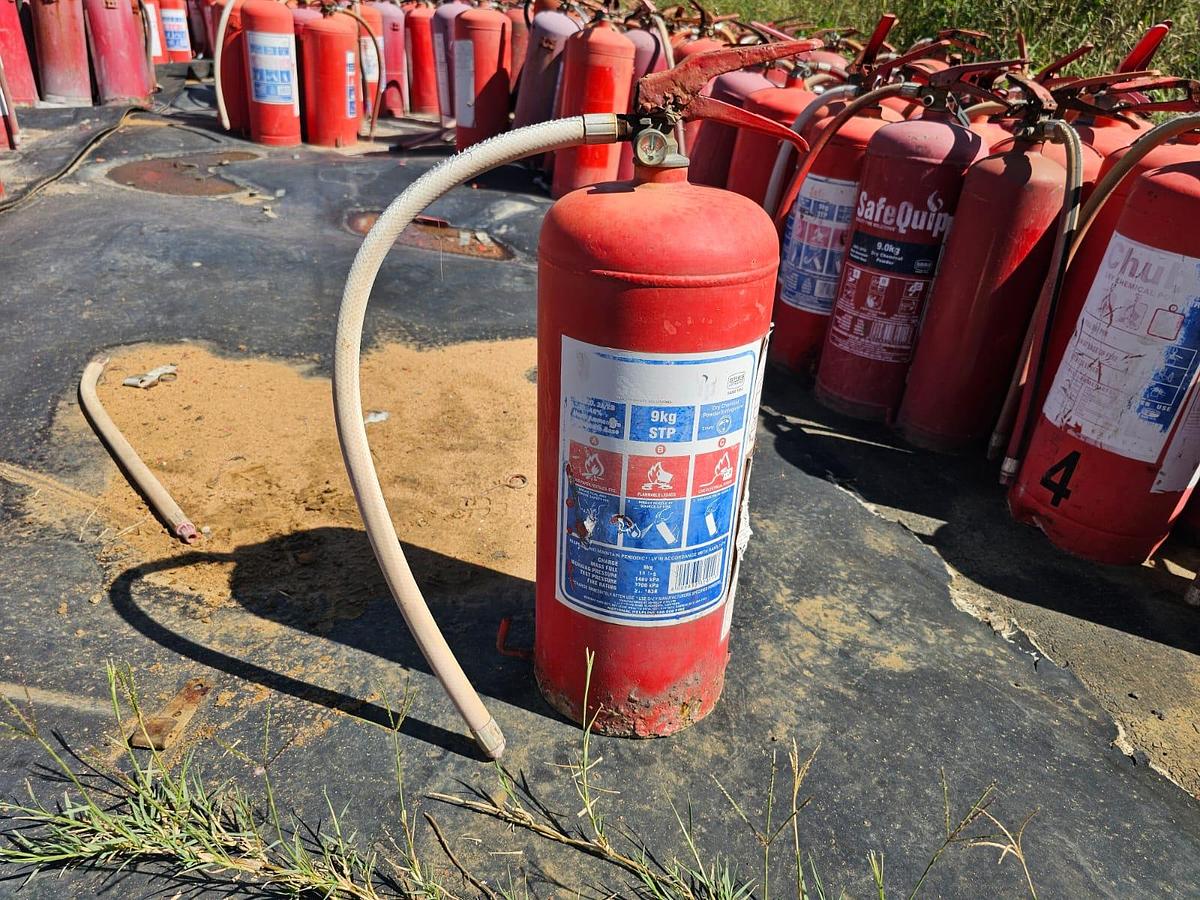 Used 9KG DRY CHEMICAL POWDER EXTINGUISHERS (USED)