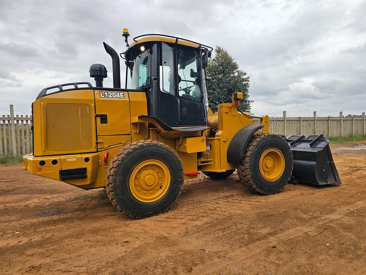 Used BELL L1204E FRONT END LOADER (USED)