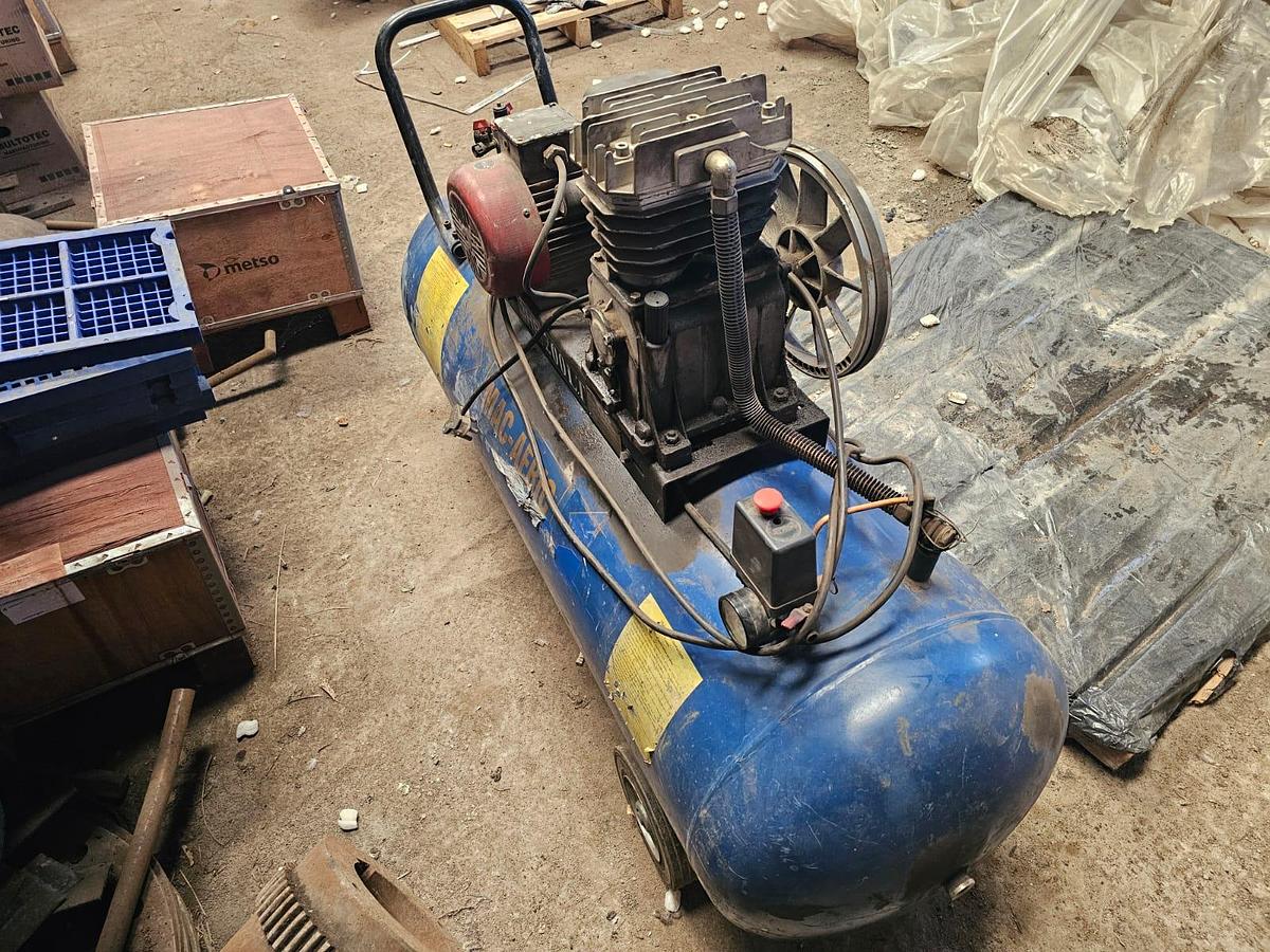 Used MAC AFRIC ZX-0.25 BELT-DRIVEN AIR COMPRESSOR - NOT TESTED