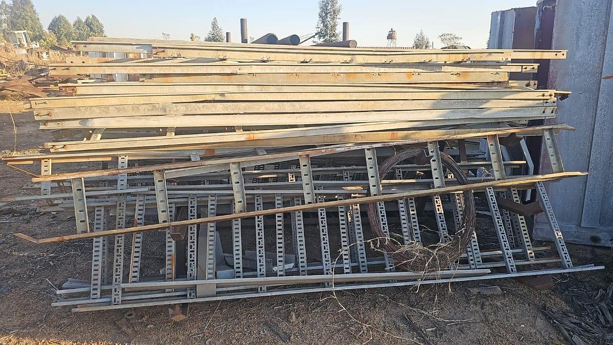 Used GALVANIZED CABLE TRAYS (USED)
