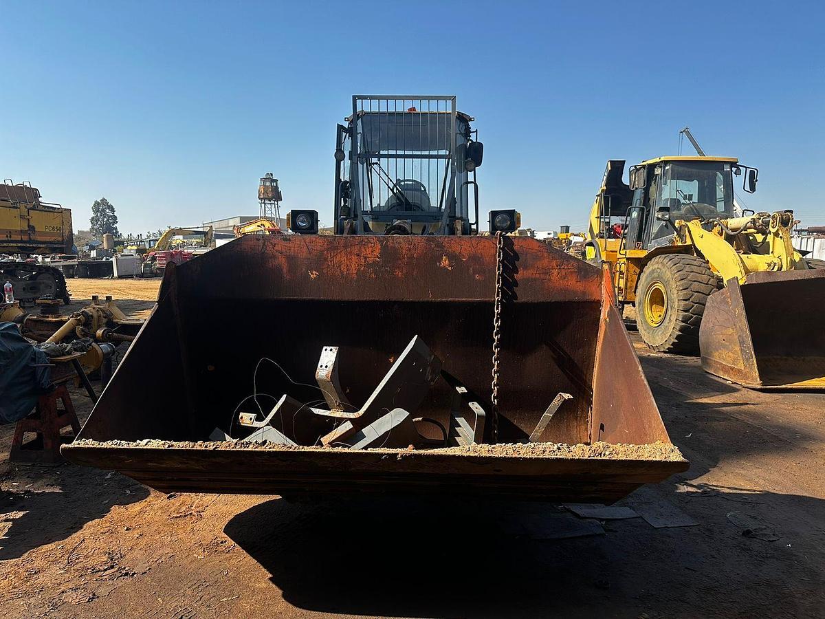 Used KOMATSU WA250-6 FRONT END LOADER - INOPERABLE