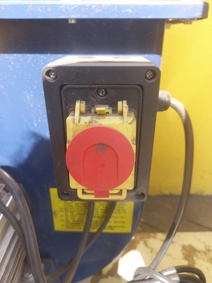 Used DUST COLLECTOR 400 VOLT PHASE 3